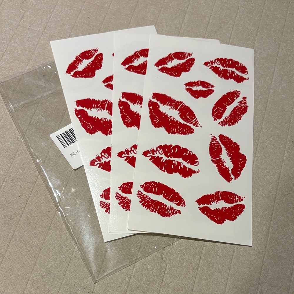 Lip Kiss Temporary Tattoos - Sabrina Carpenter